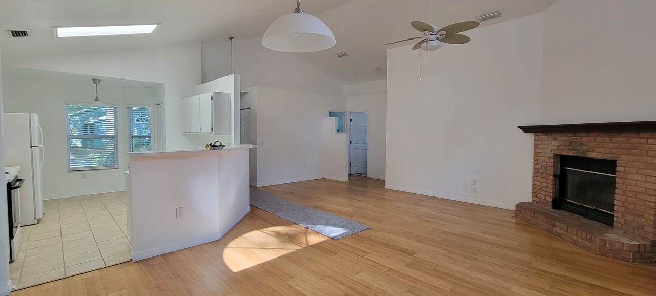 4201 Nw 23rd Ter - Photo 7 of 37