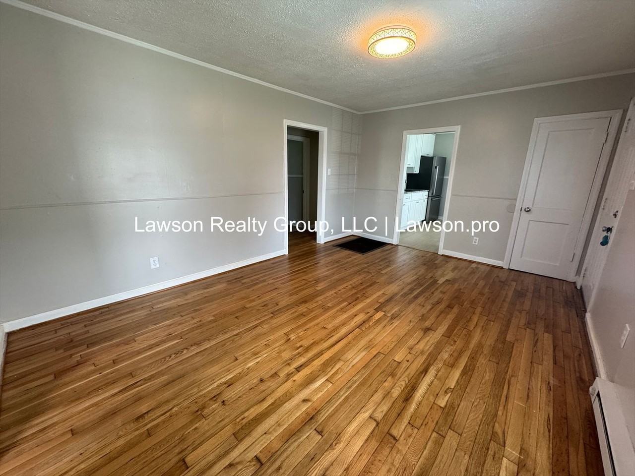 1741 Pexton Ave - Photo 2 of 15