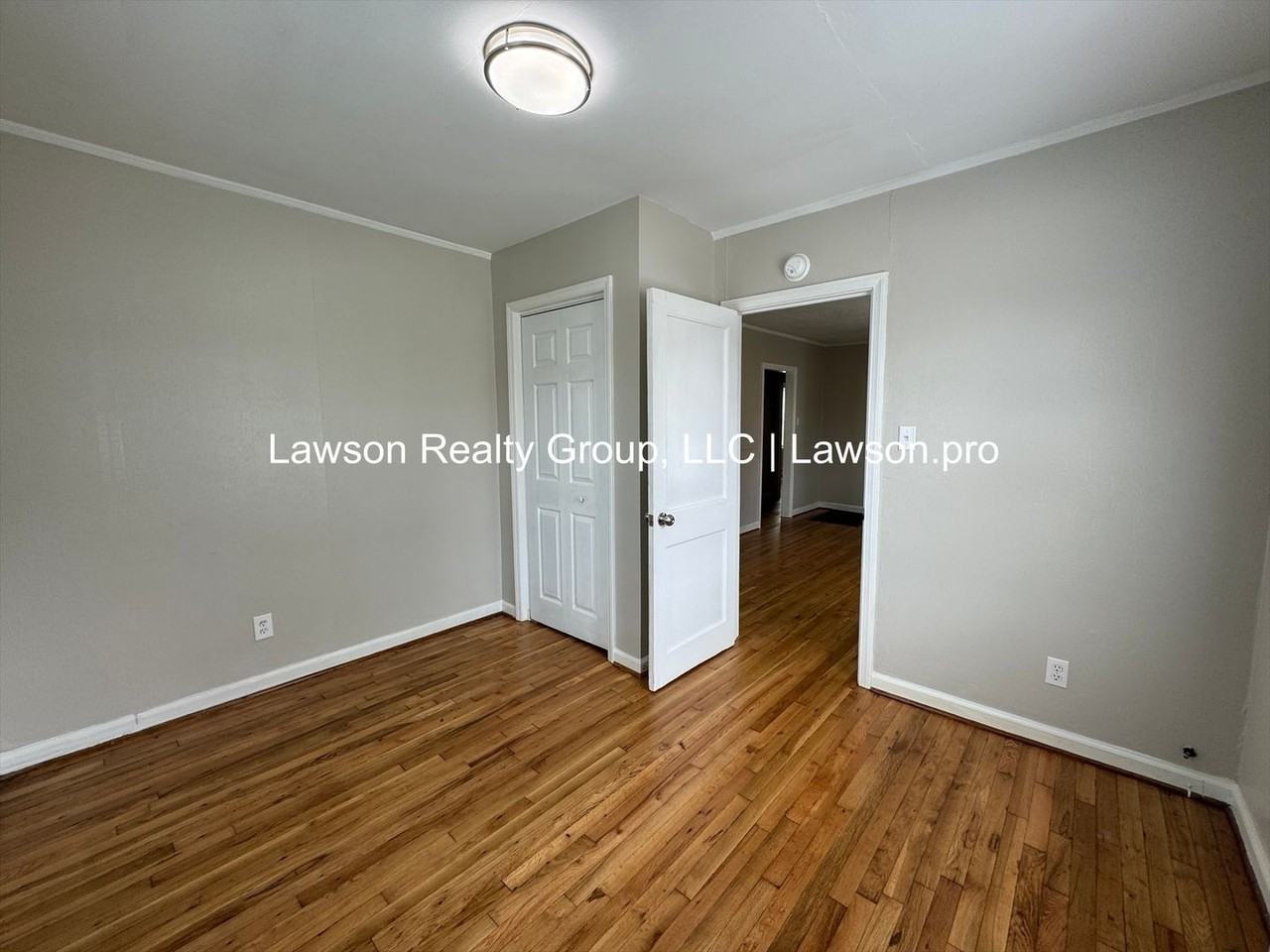 1741 Pexton Ave - Photo 4 of 15