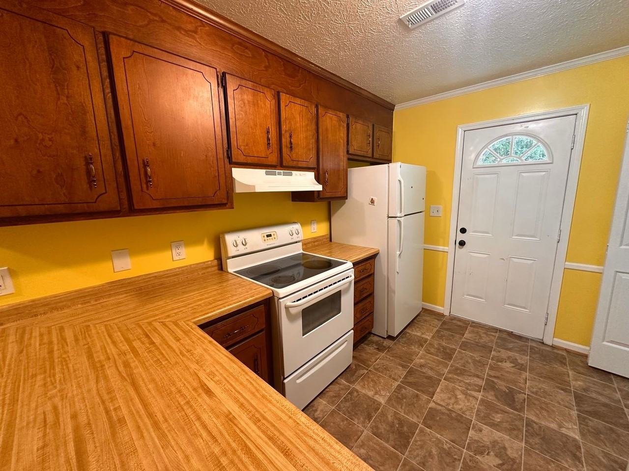28 Katie Dr - Photo 7 of 20