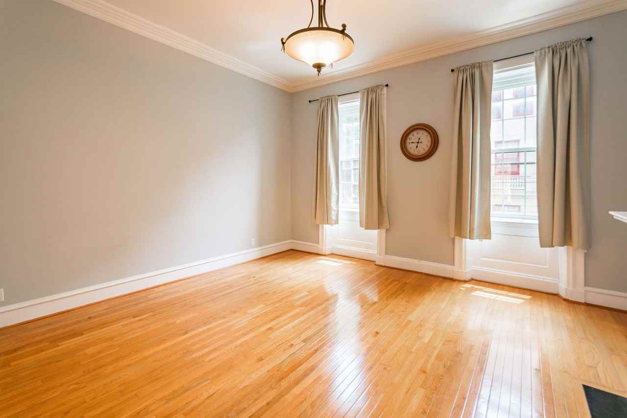535 Spruce St - Photo 3 of 26