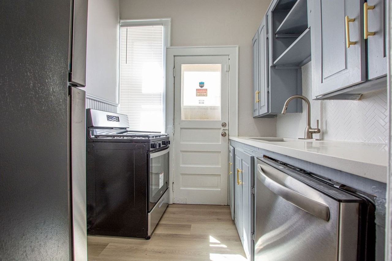 117 S 39th St - Photo 2 of 23