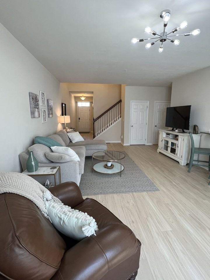 5380 Jutland Rd - Photo 4 of 23