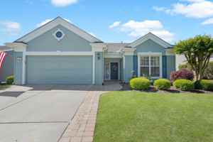 featured image of 17 Thomas Bee Dr