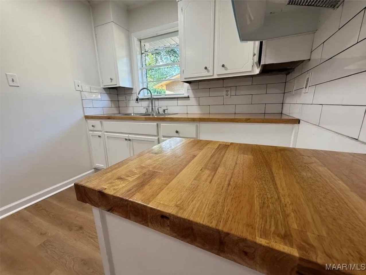 706 Placid Dr - Photo 4 of 23