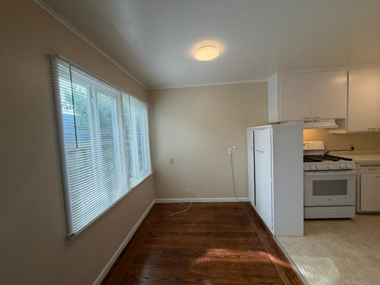 820 Winchester Dr - Photo 3 of 8
