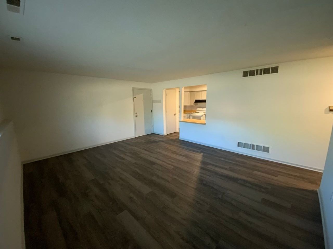507 Columbia Dr #L - Photo 4 of 13