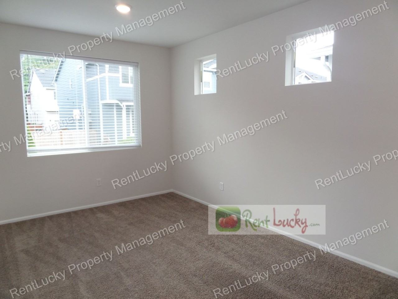 2816 Laurel Loop - Photo 3 of 30