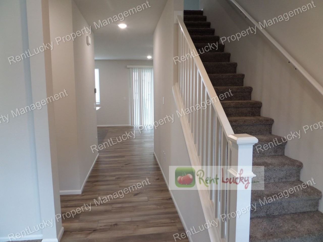 2816 Laurel Loop - Photo 4 of 30