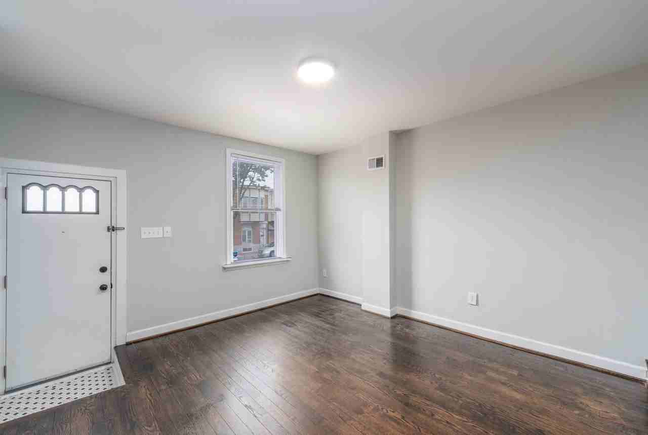 611 Oldham St - Photo 2 of 27