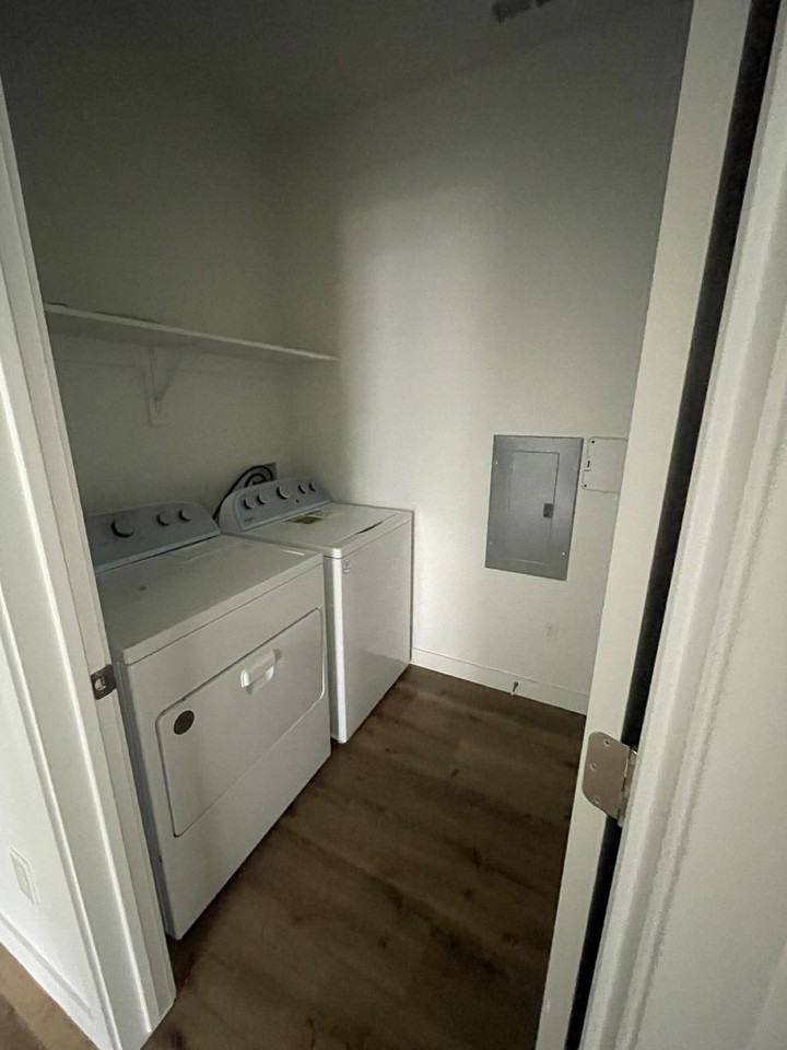 2303 Es #3 - Photo 4 of 10