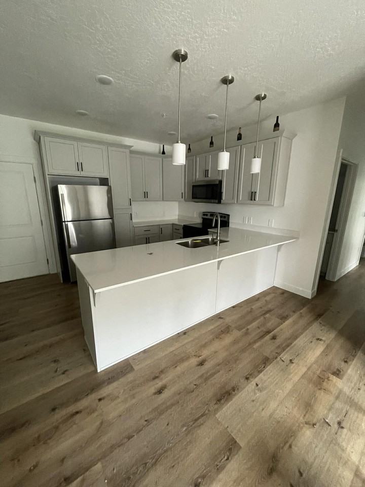 2303 Es #3 - Photo 5 of 10