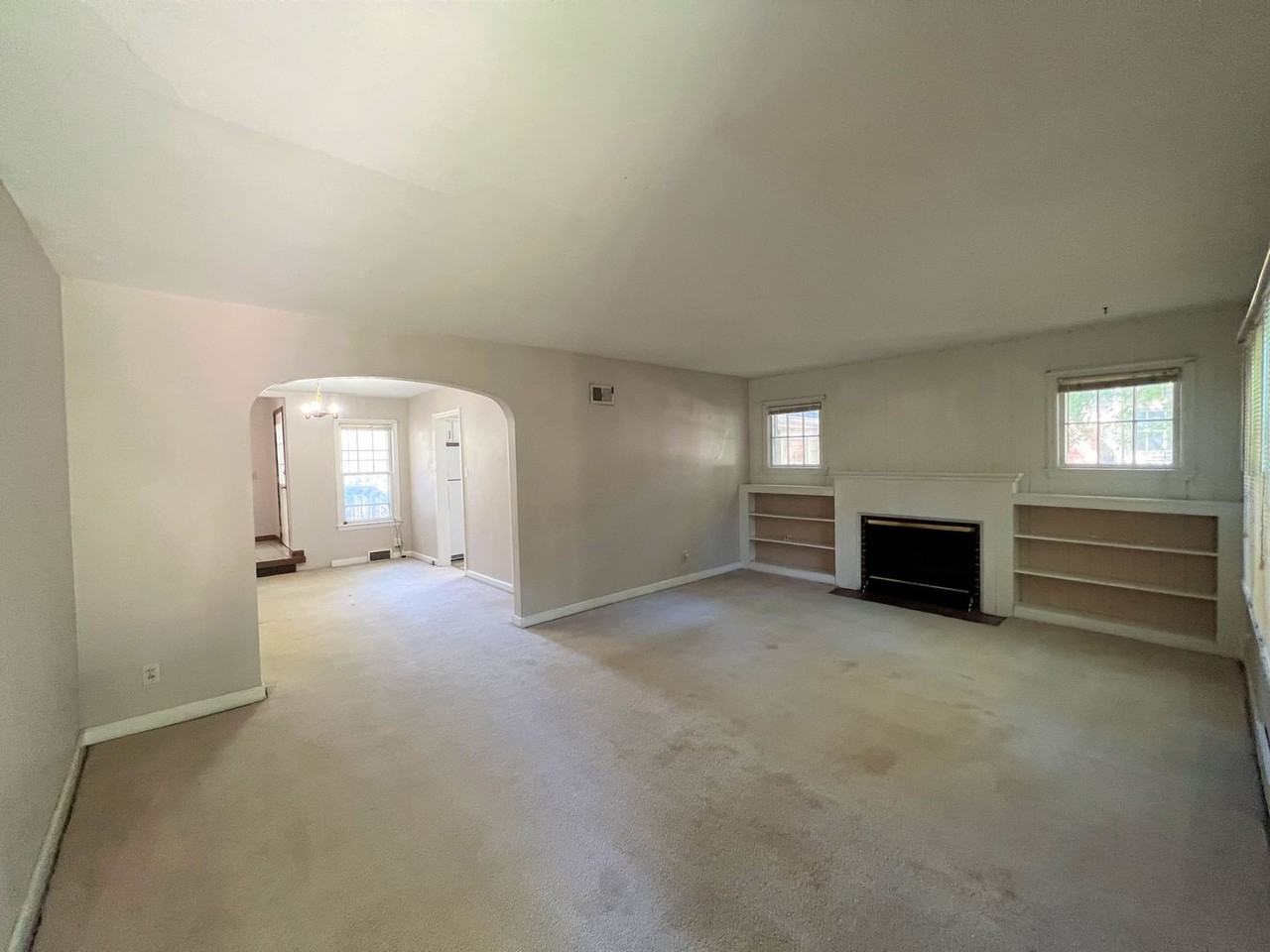 1117 Bertrand St - Photo 2 of 9