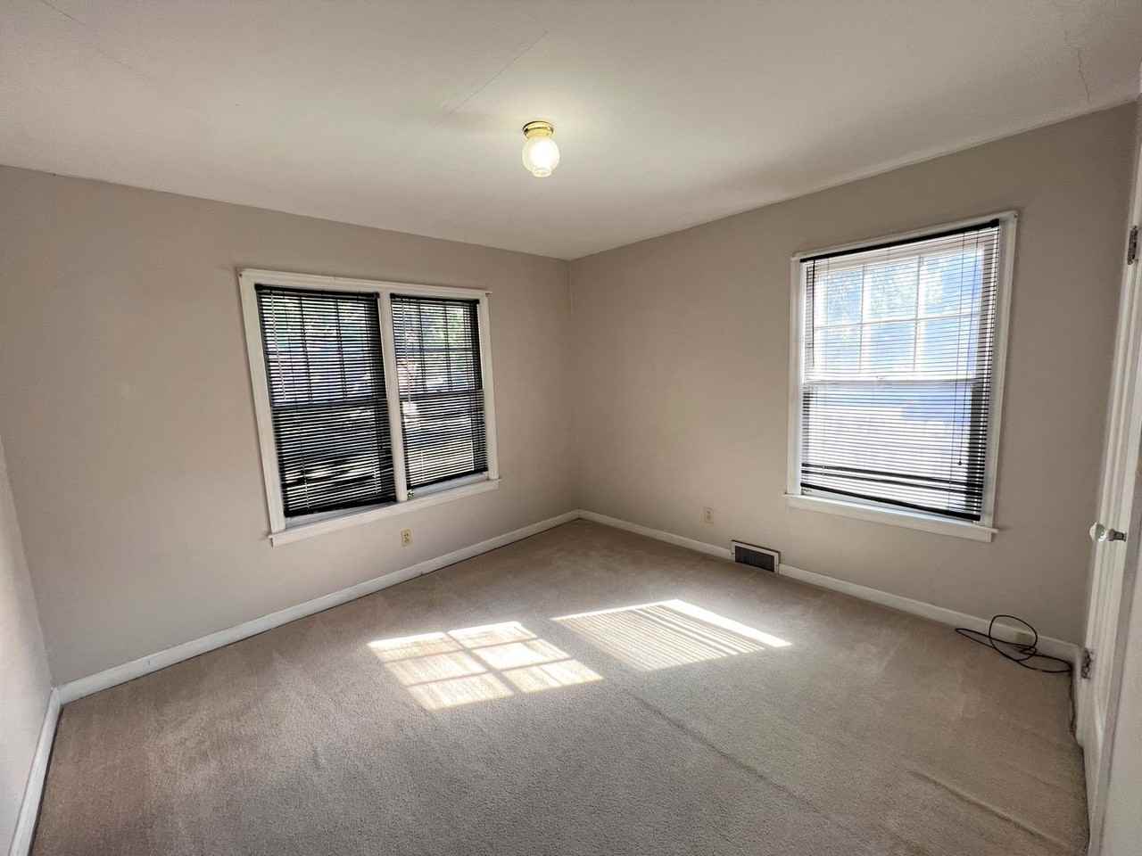 1117 Bertrand St - Photo 3 of 9