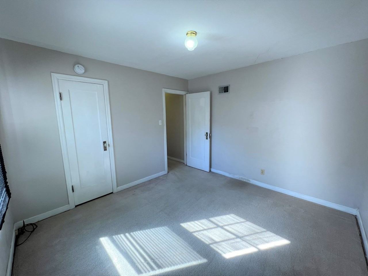 1117 Bertrand St - Photo 6 of 9