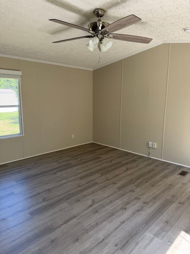 1013 7th Ave - Photo 3 of 24