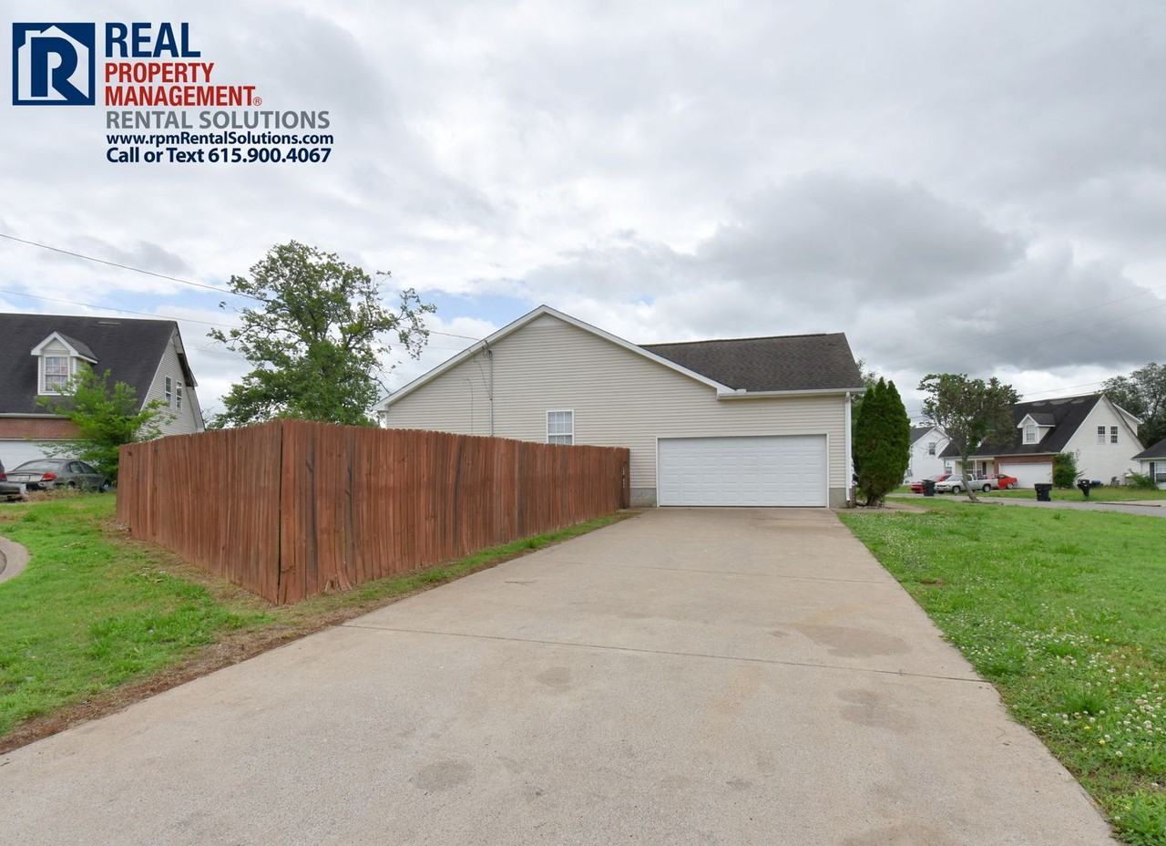 1178 Catawba Way - Photo 3 of 31