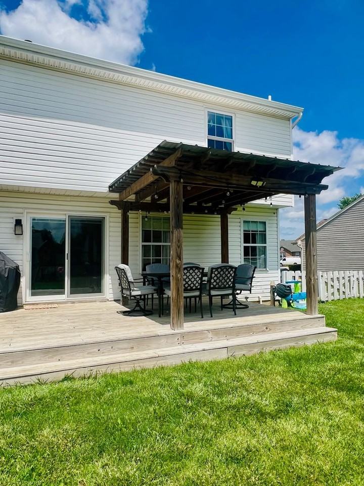 2737 Barnhill Ct - Photo 3 of 39