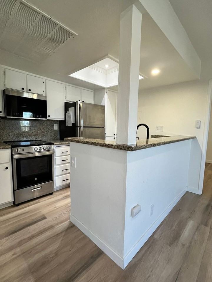 23335 La Crescenta - Photo 2 of 18