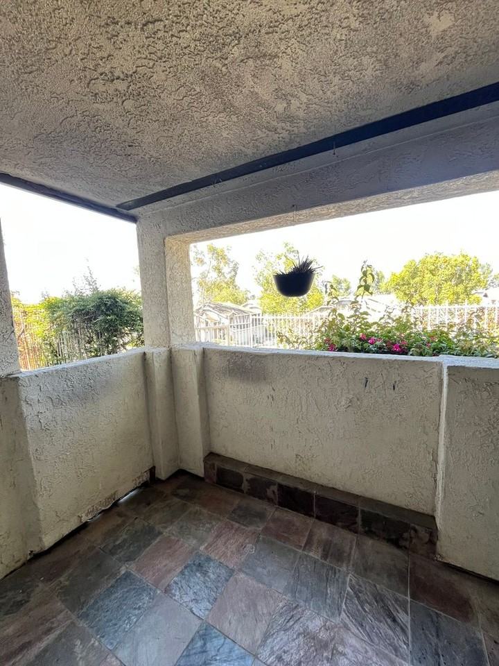 23335 La Crescenta - Photo 6 of 18