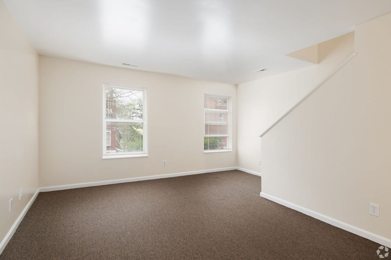 College Hill Apartments - Photo 4 of 22