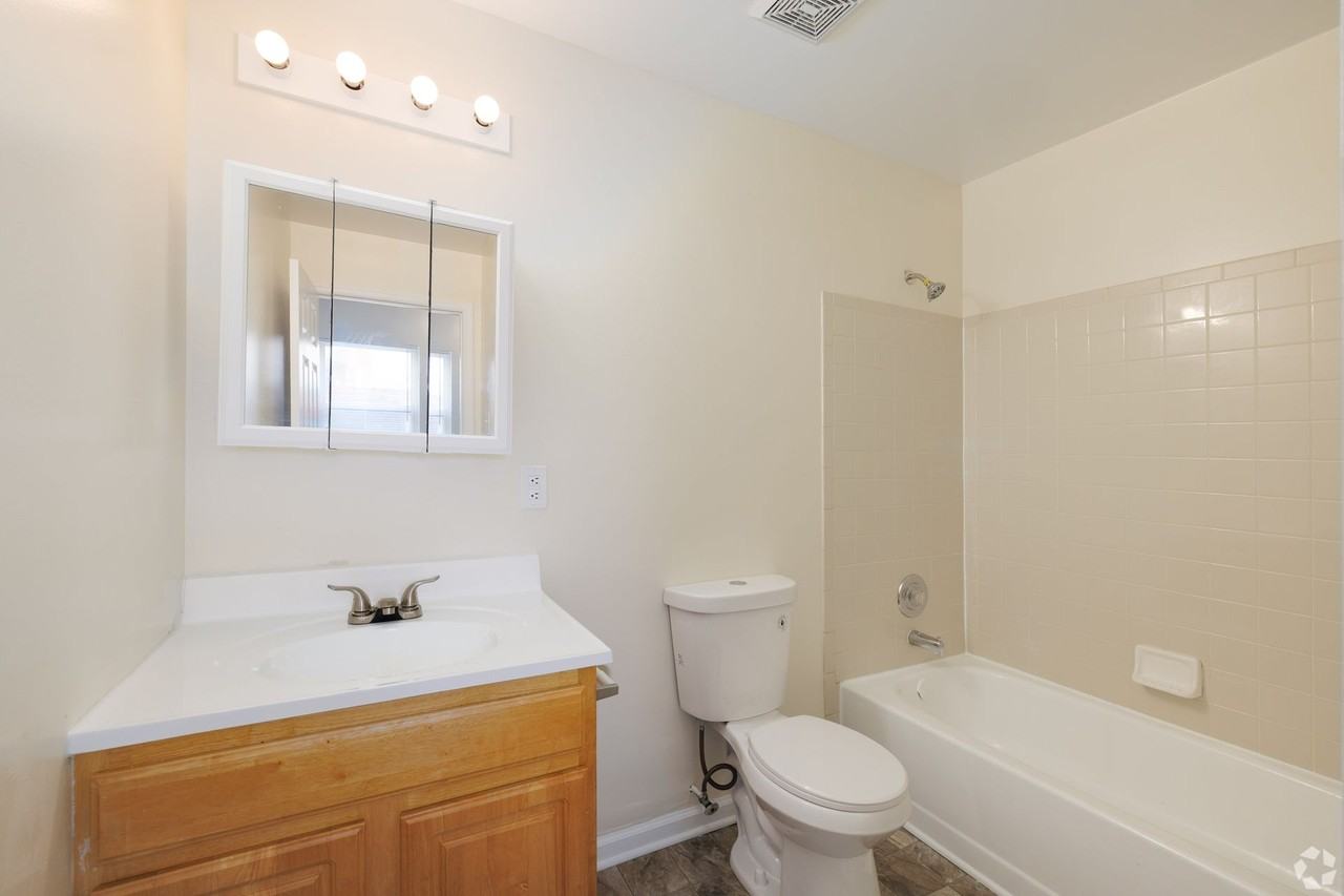 College Hill Apartments - Photo 7 of 22