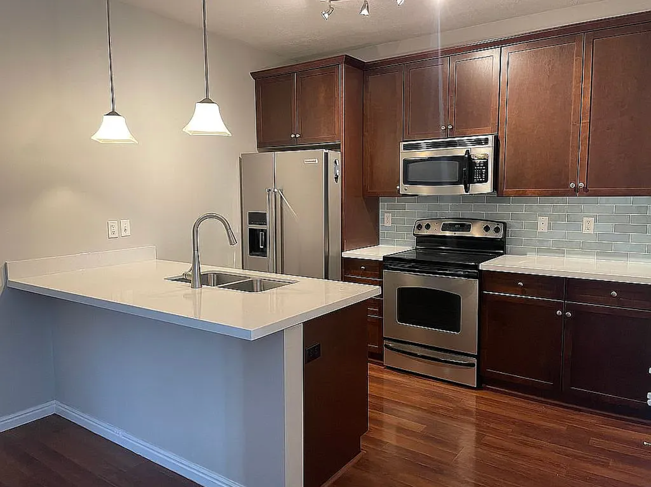 170 E Belmont Ave #9 - Photo 3 of 19