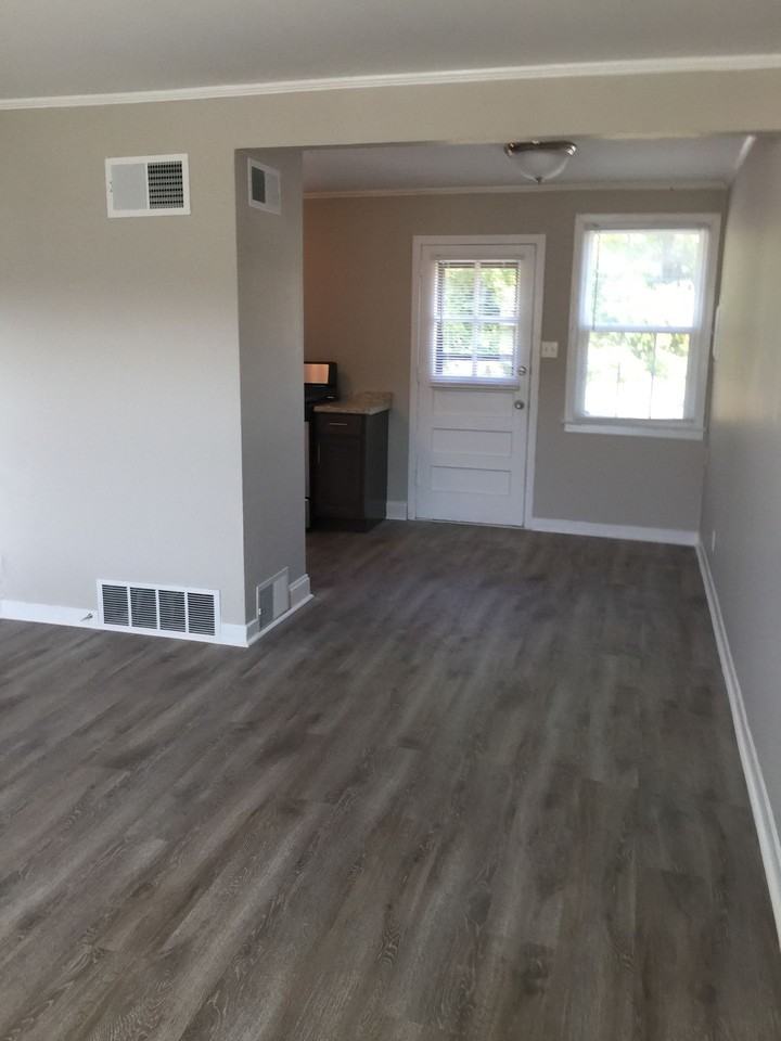 Lone Oak Villas - Photo 4 of 8