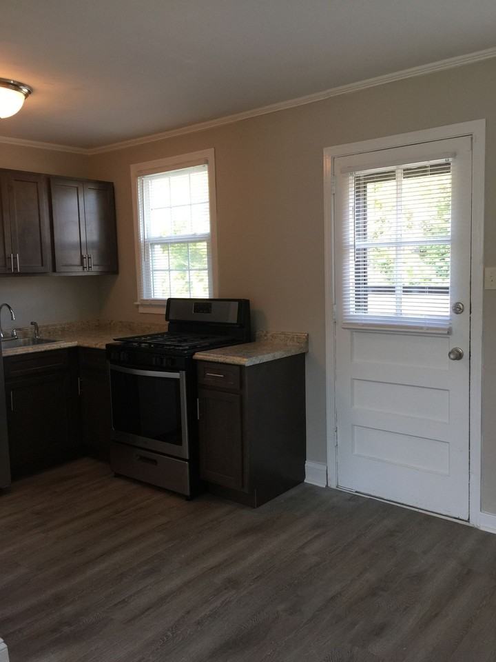 Lone Oak Villas - Photo 7 of 8
