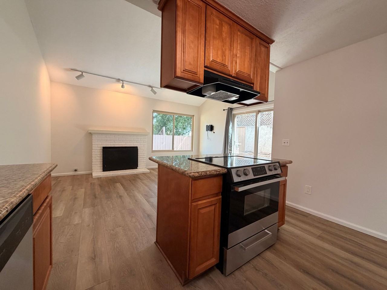 3687 Cactusridge Ct - Photo 4 of 32