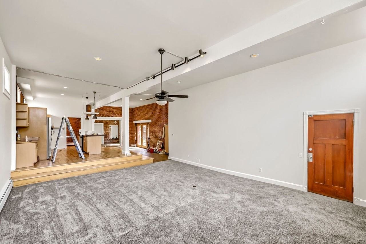 415 W 4th Ave - Photo 4 of 13
