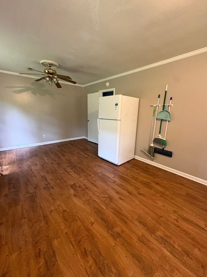 1740 Camden Rd - Photo 5 of 14