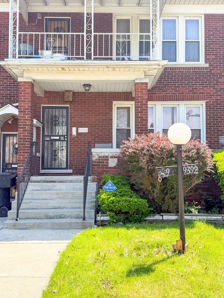 9392 Woodside St - Photo 2 of 23