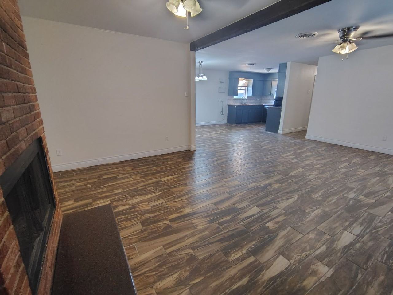 1218 46th Pl - Photo 3 of 24
