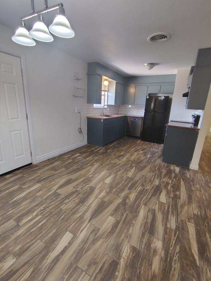 1218 46th Pl - Photo 5 of 24
