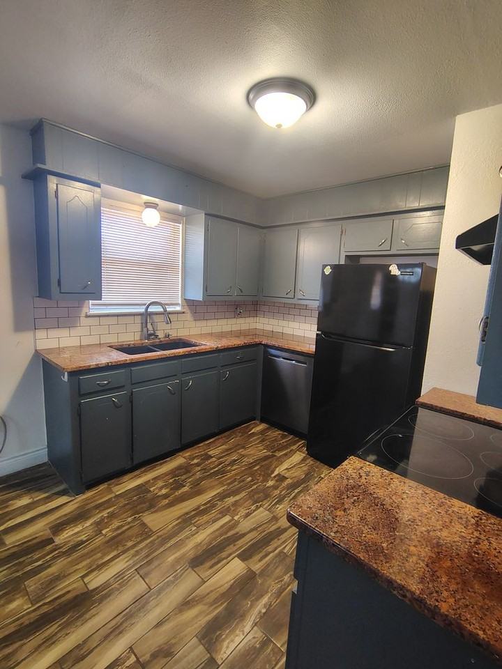 1218 46th Pl - Photo 6 of 24