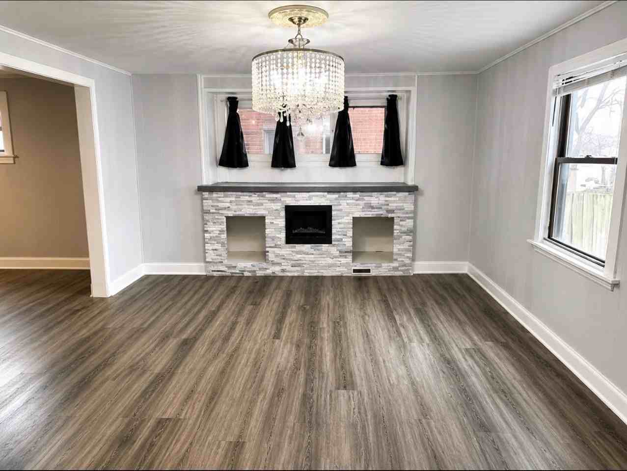 146 Esther St - Photo 2 of 7