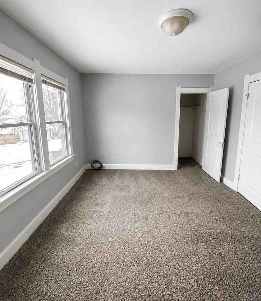 146 Esther St - Photo 3 of 7