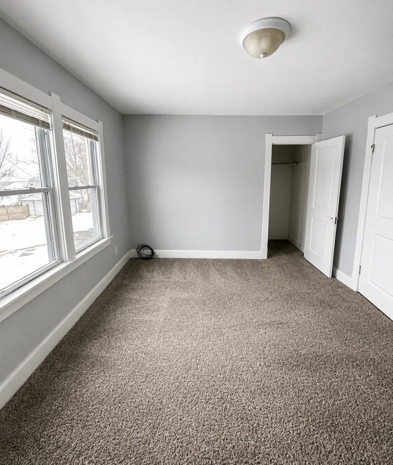 146 Esther St - Photo 5 of 7