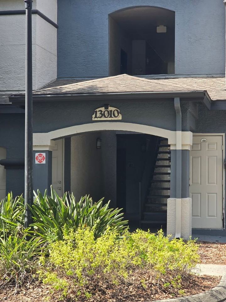 13010 Arbor Isle Dr - Photo 2 of 23