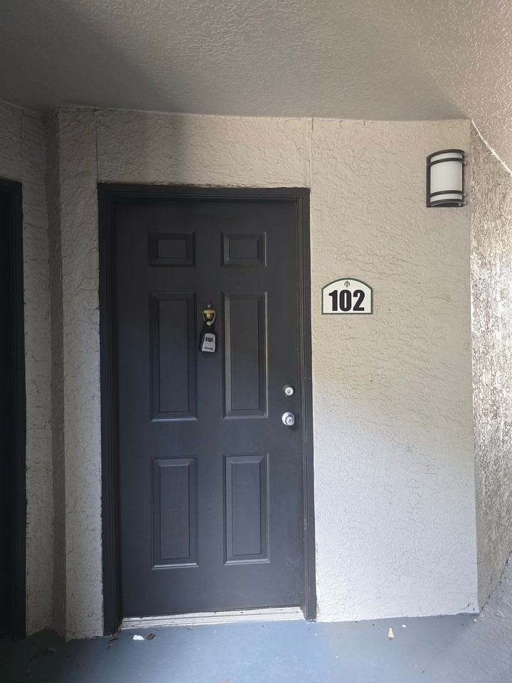 13010 Arbor Isle Dr - Photo 3 of 23