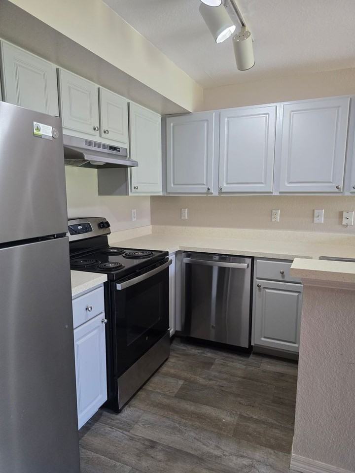 13010 Arbor Isle Dr - Photo 6 of 23