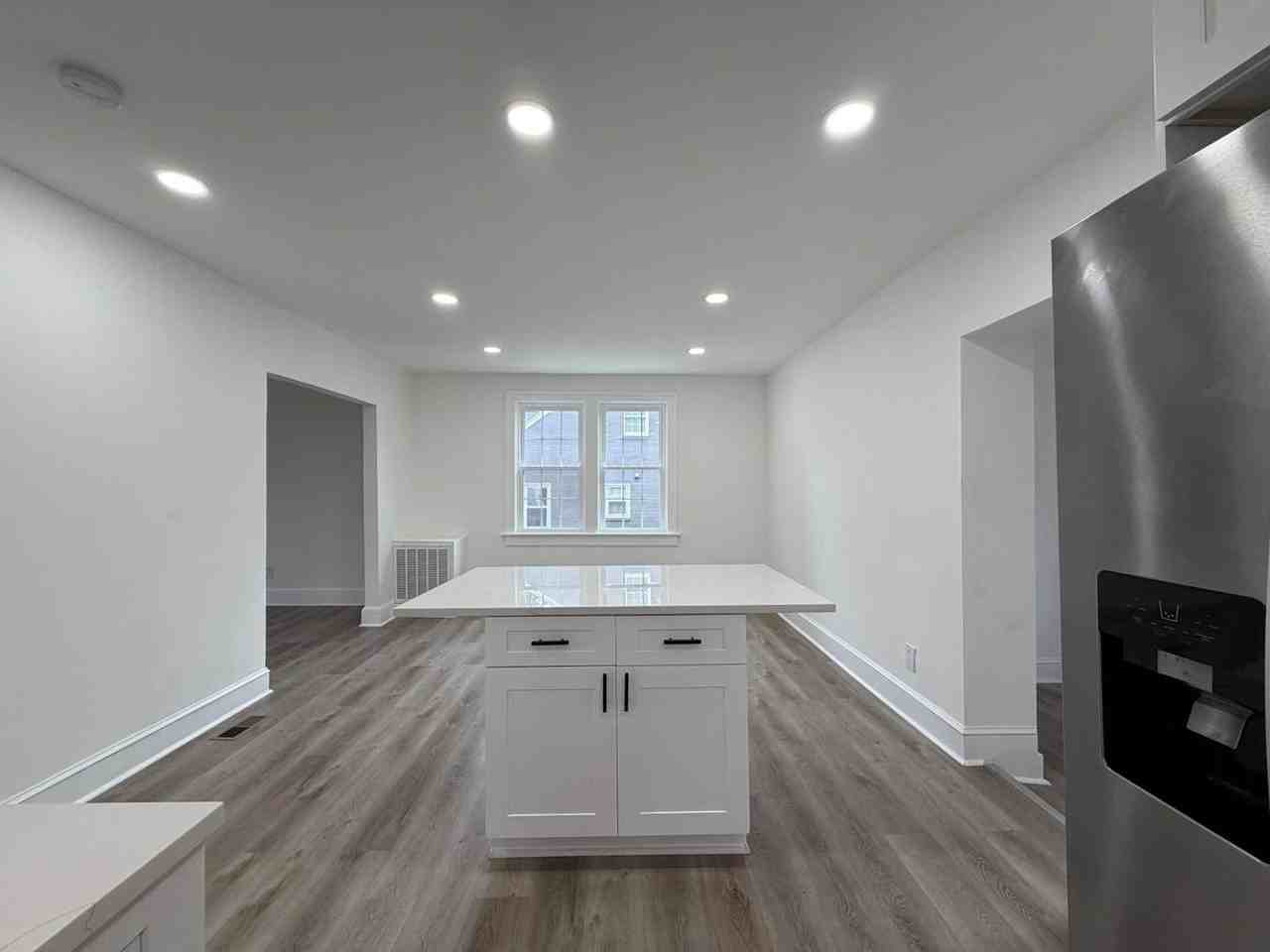 139 Lee Ave Ne - Photo 4 of 26