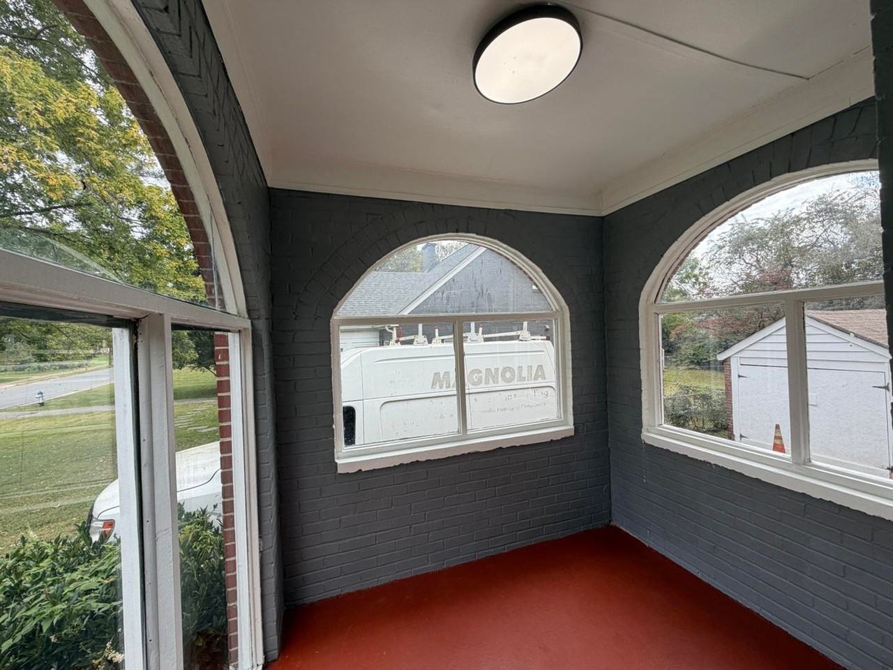 139 Lee Ave Ne - Photo 5 of 26