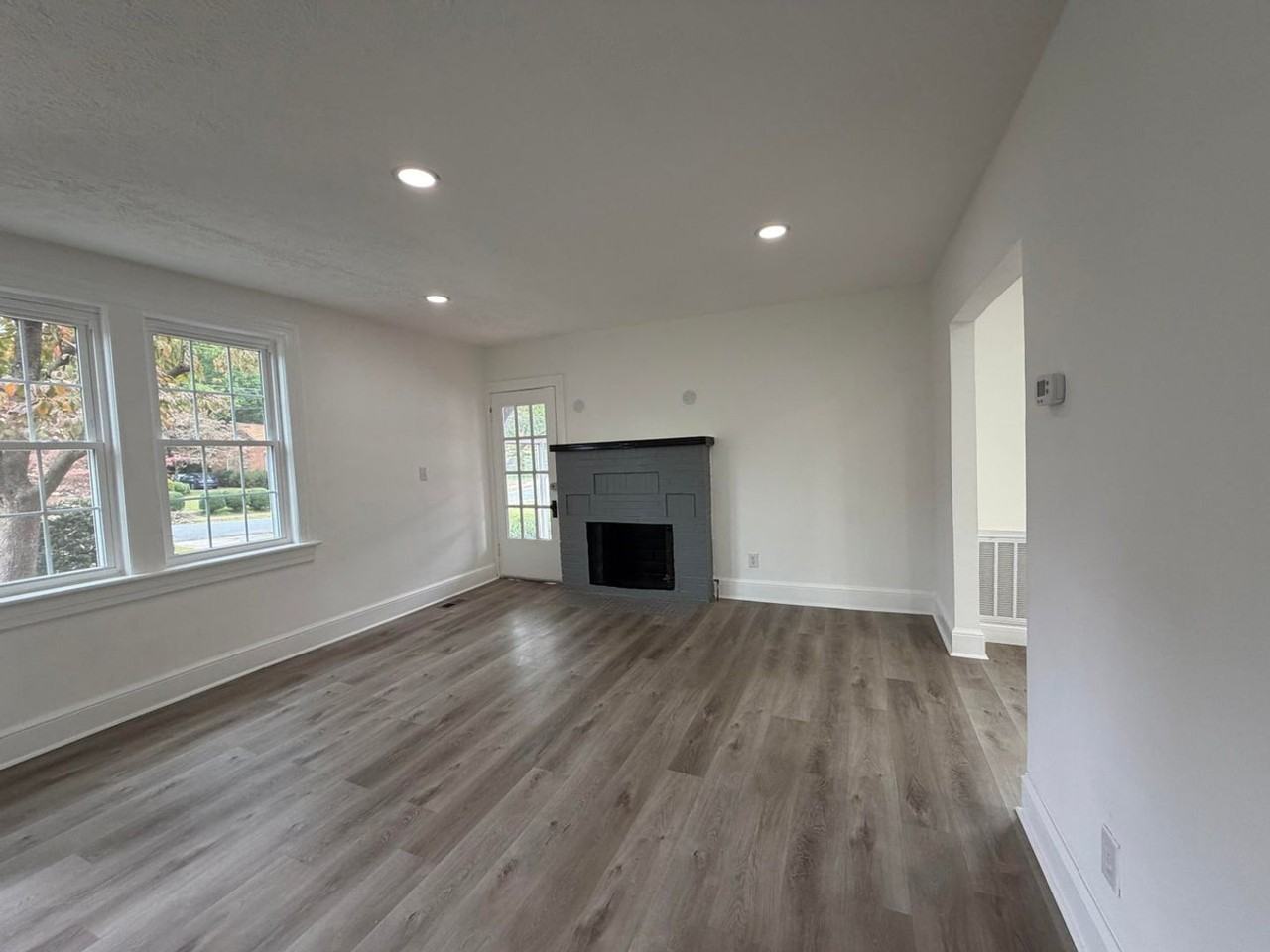 139 Lee Ave Ne - Photo 6 of 26