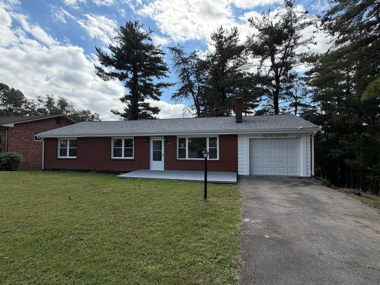 3442 Kershaw Rd Nw - Photo 3 of 23
