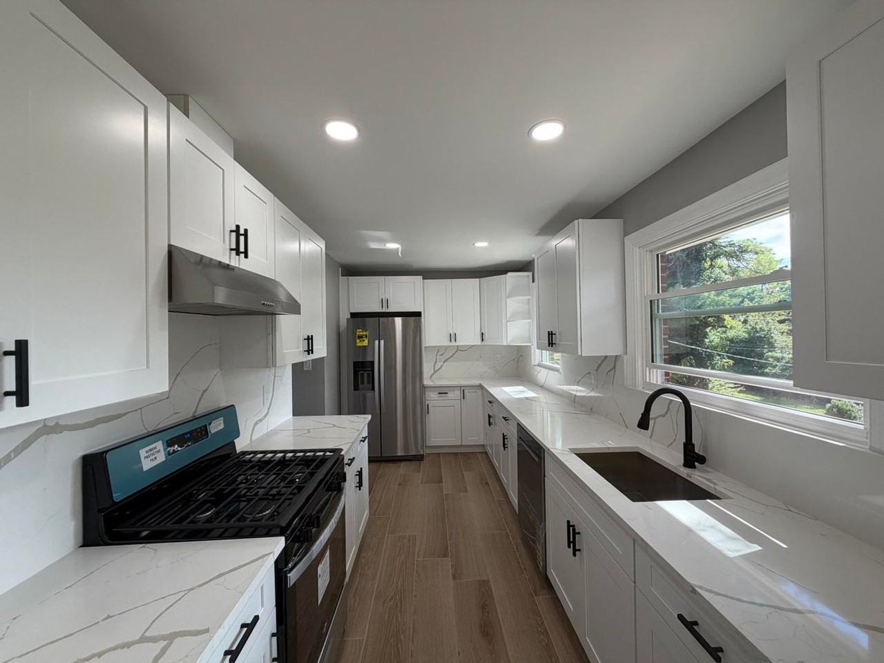 3442 Kershaw Rd Nw - Photo 4 of 23