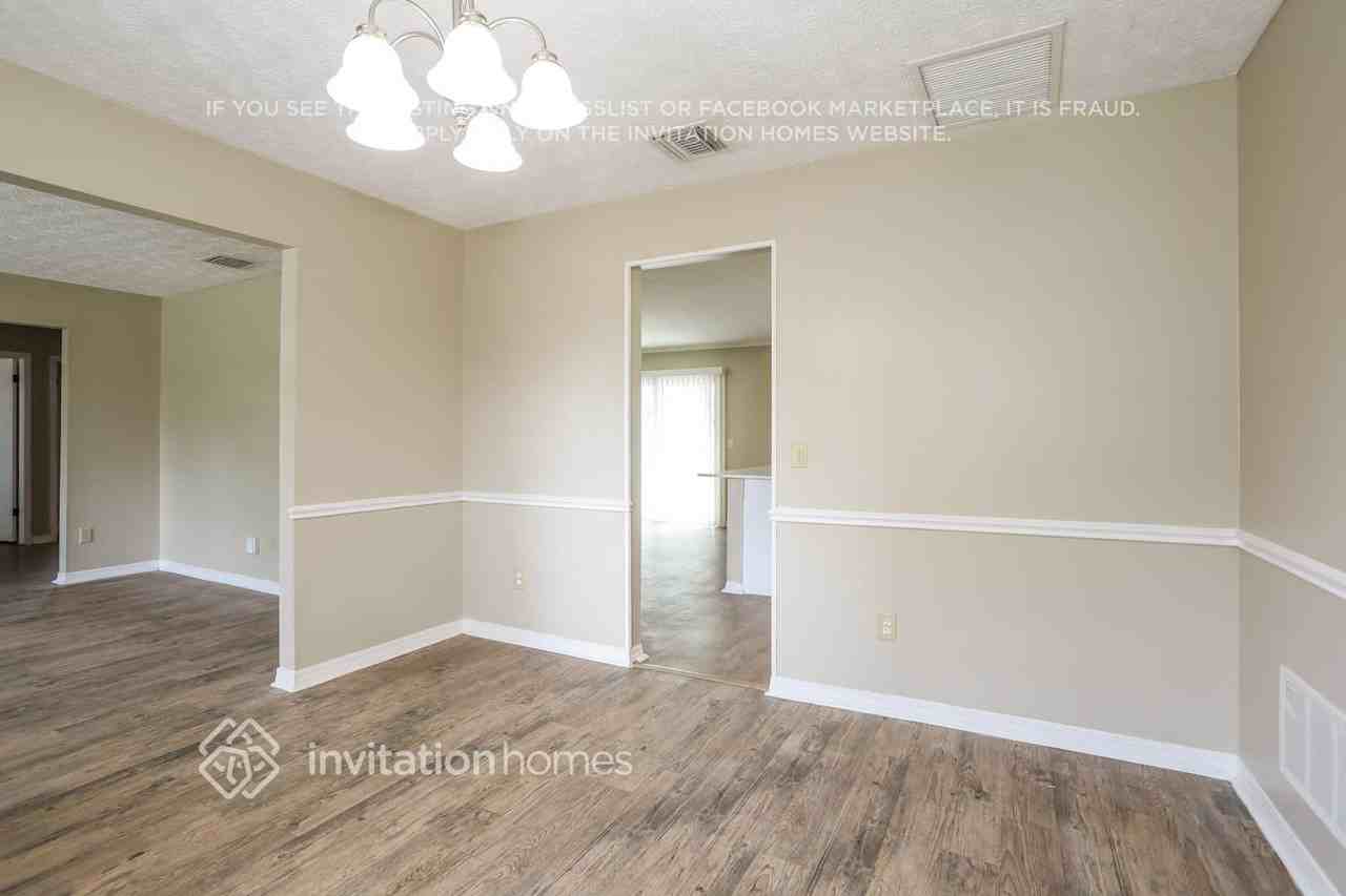 117 Ridgefield Ct - Photo 6 of 17