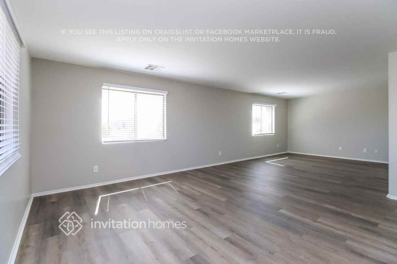 10613 W Pima St - Photo 2 of 16