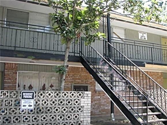 Acre Villa - Photo 2 of 17